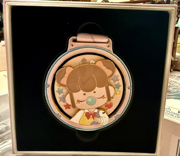 Rolife Nanci spinning rotating medal