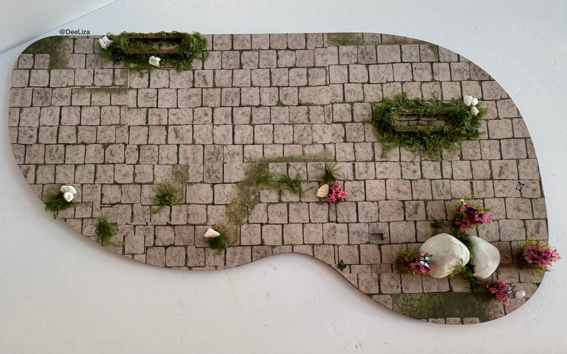Moss, sand, stones and grass added to the Blossom Cart base